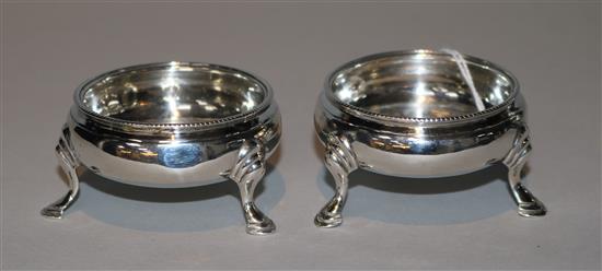 A pair of silver George III salts, London 1784, 6cm.